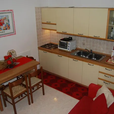 Relaxing Flat With Pool In A Quiet Holiday Village *