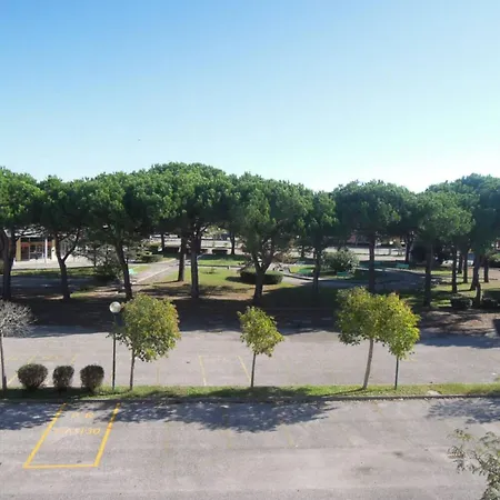 Relaxing Duplex With Pool Balcony *