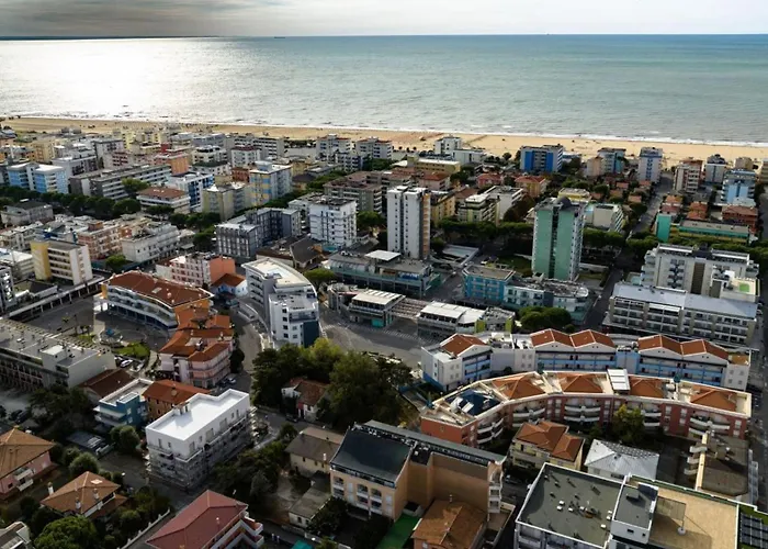 Relaxing Duplex With Pool Balcony *